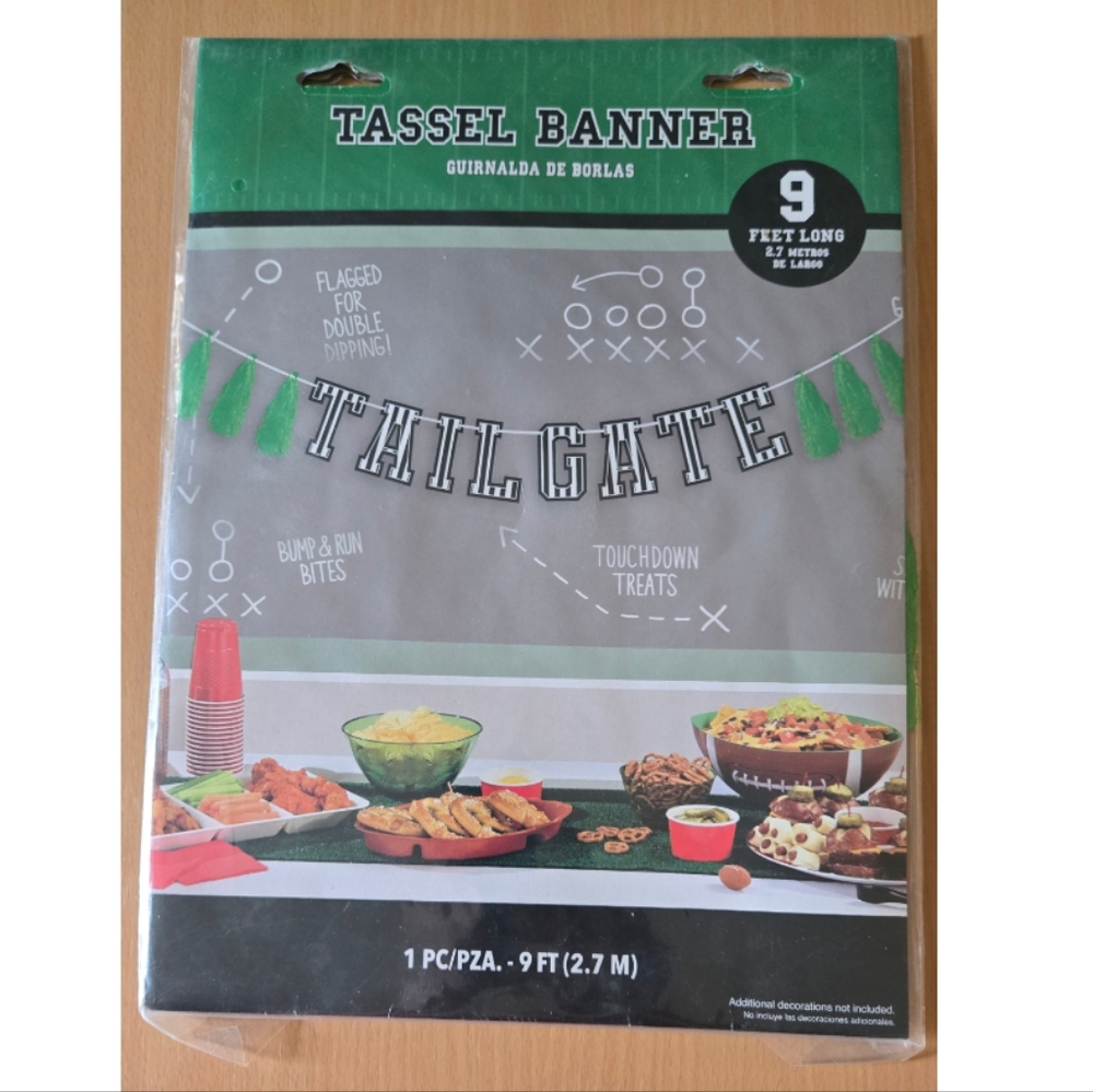 Green Tailgate Tassel Banner